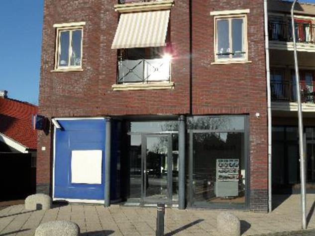 nl / Job Grovenstein Op steeds meer plekken verdwijnen geldautomaten. DETAILHANDEL De detailhandel in heel Nederland heeft het moeilijk.