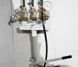 EMS Push Handafperspomp Beproefde, betrouwbare afperspomp voor druk- en dichtheidstesten van leidingsystemen en tanks.