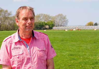 Ted Duijvestijn, mede-eigenaar van Duijvestijn Tomaten Kas van de toekomst Glastuinbouw vraagt veel energie. Het duurzame alternatief komt uit de diepte.