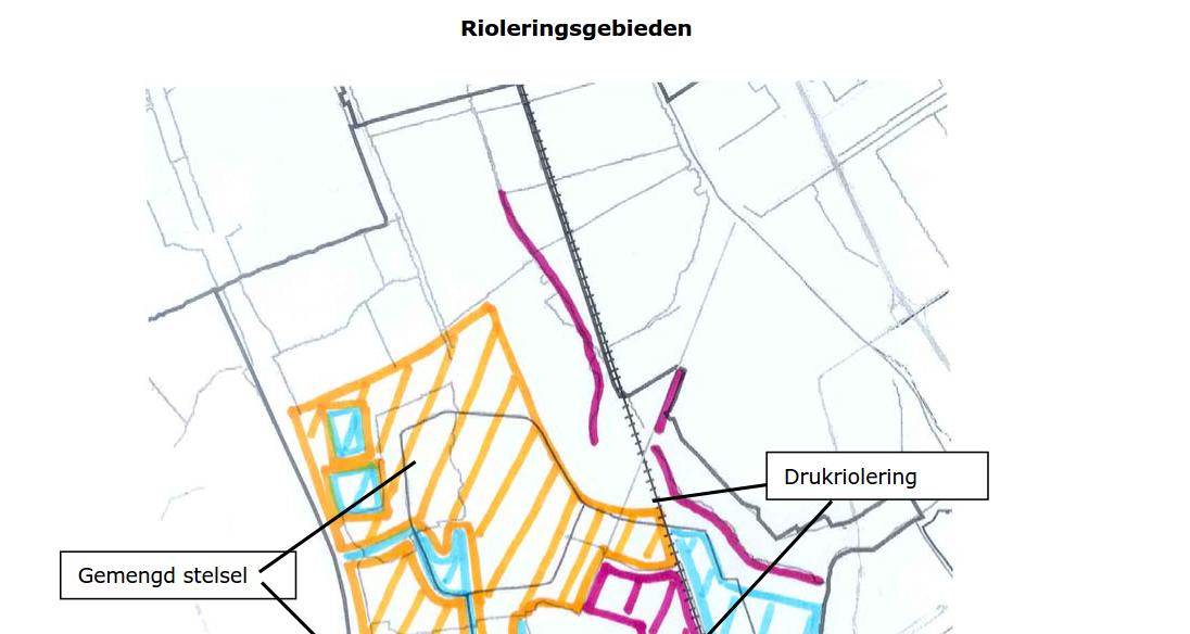 Figuur 4.15 Rioleringsstelsel gemeente Vlaardingen (3 kaarten) Het rioleringstelsel van de gemeente Vlaardingen in het plangebied is opgenomen in Figuur 4.15. Vlaardingen heeft de ambitie om in de toekomst regenwater rechtstreeks af te voeren naar het oppervlakte water [Vlaa 2013].