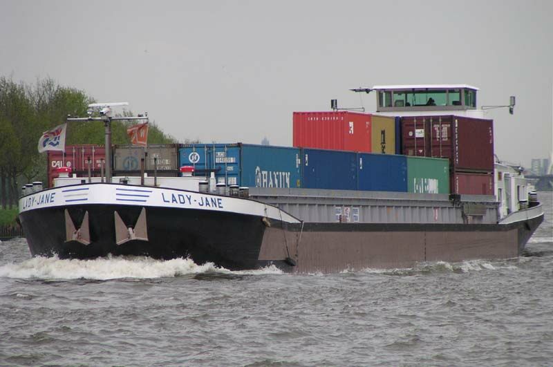 Voorgenomen activiteit en alternatieven Van Uden Group en sluit aan bij de informatie van bedrijven die hun belangstelling hebben getoond om van de containerterminal in Alphen aan den Rijn gebruik te