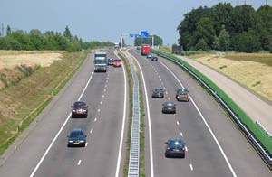 Verkeersintensiteit Het aantal passerende voertuigen op een wegvak wordt de verkeersintensiteit genoemd.