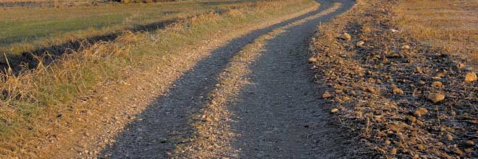 hoofdstuk 2 2.2.7 hoe gaat een gemeente om met mededingingsregels? stappenplan 1.Beperk de samenwerking tot de lagen waar deze strikt noodzakelijk is. 2.Baseer regels met betrekking tot toegang tot de infrastructuur op niet-discriminatoire en transparante regels en zorg dat ook derde partijen toegang kunnen hebben tot de infrastructuur.