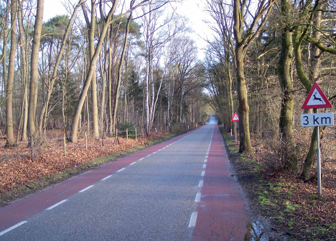 Beleidskaders Dit hoofdstuk geeft een overzicht van het vigerende beleid dat kaderstellend is voor het landgoederenbeleid, waarbij eerst het beleid op Rijksniveau aan de orde komt en vervolgens het