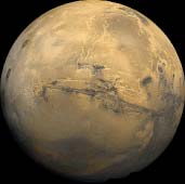 Bacteriën introduceren: Dit principe berust op een bacterie op Mars introduceren die van waterstof en stikstof ammonia kan maken.