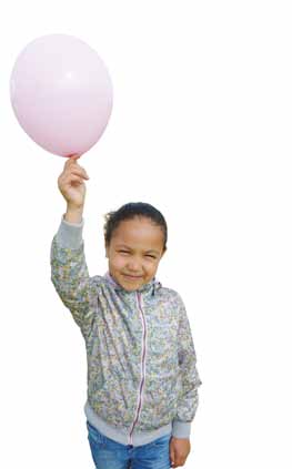 Ballonnenvangst Eierwekker verstoppen 2-4 jaar Interactie 0-2 jaar 2-4 jaar Spelen en onderzoeken Rood, roze, blauw, geel en groen ballonnen wat een feest! Handen in de lucht en vang!