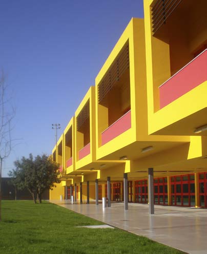 almancil/algarve, PORTUGAL Dit gloednieuwe schoolgebouw in het zuiden van Portugal is