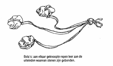 Het zijn voedselverzamelaars en jagers tegelijk. Afhankelijk van de woonplaats jagen ze op olifanten, neushoorns, her- ten, paarden, wilde zwijnen en klein wild aan de oevers van meren en rivieren.