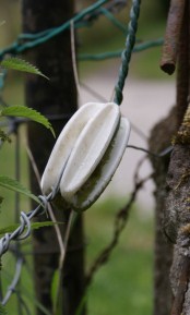 De grot De grot of de rots van Vlierzele bevindt zich in een uniek natuurkader gelegen in het centrum van Vlierzele.