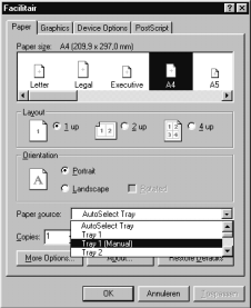 Kies bij Paper Source voor Tray 1 (Manual). In Windows 98 vind je dit direct op dit tabblad, in Windows 2000 bij Paper/Quality. Klik twee keer op OK om de printopdracht naar de printer te versturen.