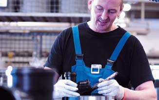 Opleiding en training Zowel in de installatiewereld als in de Grond- Weg- en Waterbouw is tijd een van de meest kostbare en prijsbepalende factoren.