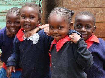 Houd onze kinderen veilig ChildsLife Girls After School Club in sloppenwijken De ChildsLife Girls