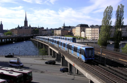 Verslag KAN-reis naar Stockholm 8 tot en met 11 september 2005 Algemeen Op donderdag 8 september 2005 vertrok een groep van ongeveer 50 KAN-bestuurders, provincie- en gemeentebestuurders en overige