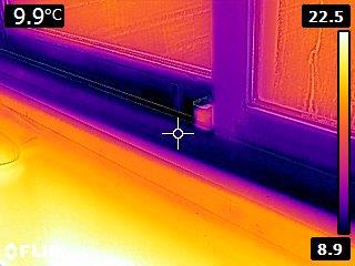 Aangezien dit een aluminium kozijn is kan in het huidige kozijn (aluminium frame) geen HR++ glas worden geplaatst. Hier is volledige vervanging van het kozijn alleen mogelijk.