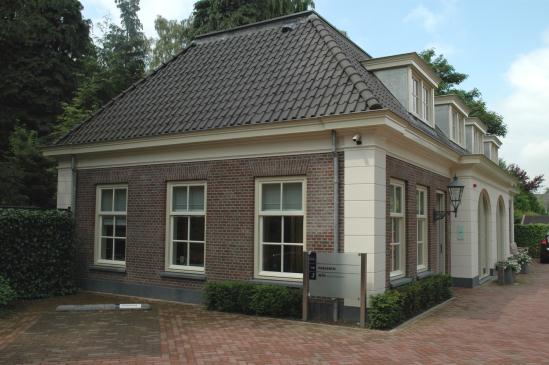 TE HUUR Duurzame nieuwbouw kantoorvilla 3 parkeerplaatsen op eigen terrein Nabij centrum en NS station Oosterbeek Deze informatie is