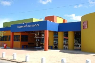 D e organisatie Biblioteca Nacional Aruba (BNA) vervult binnen de multiculturele en meertalige Arubaanse gemeenschap zowel de rol van Nationale Bibliotheek als die van Openbare Bibliotheek en