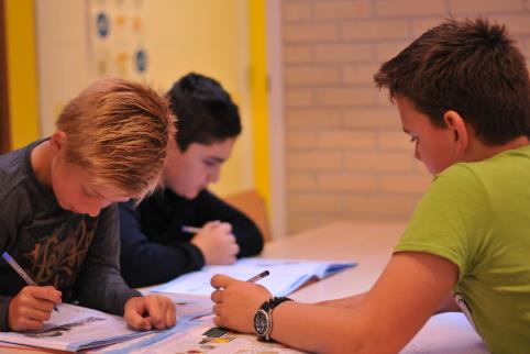 Een aantal maandagen in het jaar heeft juf Martine vrij en zal juf Evelyn de groep over nemen. Dit heeft te maken met verdeling van de werkuren.