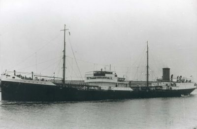 In november 1931 in dienst gesteld. 1931-1939 Maja N.V.Petr. Mij. La Corona. 1939-1945 Maja Anglo Saxon Oil Comp. Ltd. London. Op 15-01- 45 getorpedeerd door U-1055 in de Ierse Zee.