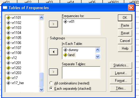 D) Het maken van een kruistabel met percentages in SPSS: 1) Analyse \ tables \ tables of frequencies 2) Kies de variabele die je wil uitdraaien (bijv vr01), een dummy voor het totaal en de variabele