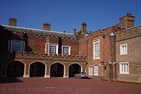 St. James s Palace werd lang gebruikt als de residentie van koningen en koninginnen van Engeland.