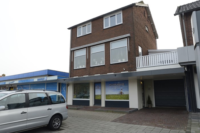 Te koop Goudse Rijweg 81 te Boskoop Vraagprijs. 425.000,- k.k. Aanvaarding in overleg Bouwjaar ca.