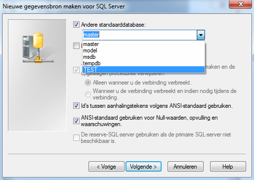 Staat de geïnstalleerde server er niet bij? Controleer dan of de autorisatie instellingen goed staan bij de Security in de SQL Server Management Studio.