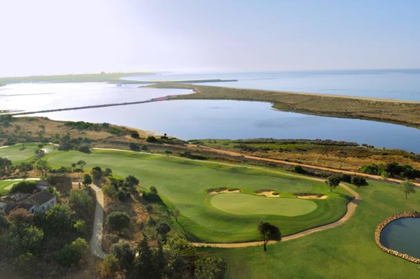 Golf terreinen: Championship course: De Sir Henry Cotton Championship Course is de eerste 18 holes golfbaan die in de Algarve aangelegd werd.