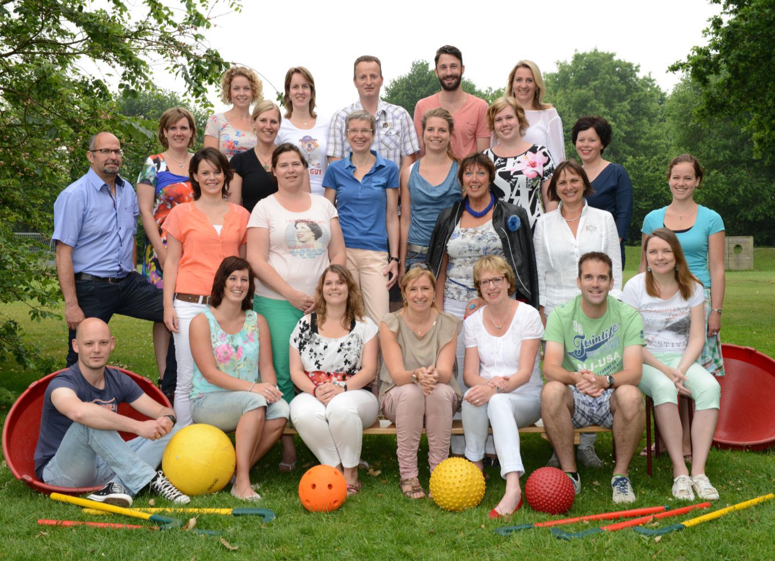 Schoolfotograaf De schoolfotograaf komt op dinsdag 23 september. Schoolgaande kinderen met een broer of zus die (nog) niet op school zit, krijgen wel de gelegenheid om samen op de foto te mogen.