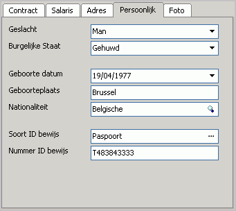 5 Naast het adres, de postcode en de woonplaats is er ook ruimte voor telefoonnummers en e-mailadres.