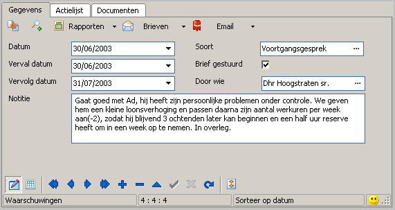 35 In het voorbeeld wordt een interview afgenomen waarin de uitbreiding van de functie besproken wordt. 1.1.25 Waarschuwingen In dit scherm kunnen per werknemer waarschuwingen opgenomen worden.