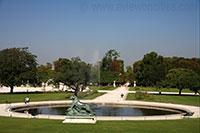 De Jardin des Tuileries is een van de meest bezochte parken in Parijs dankzij de centrale ligging tussen het Louvre en de Place de la Concorde.