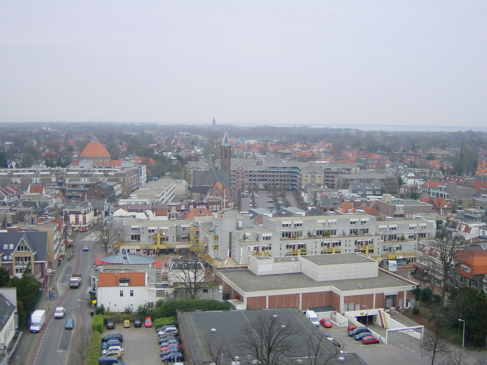 In het coalitieprogramma 2011-2014 zijn afspraken gemaakt om het centrum van Bussum weer het kloppend hart van Bussum te maken, waar men op een prettige manier kan winkelen en verblijven.