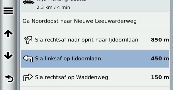 De kaartpagina's Een lijst met afslagen weergeven Als u een route in een auto aflegt, kunt u alle afslagen voor de volledige route weergeven, inclusief de afstand tussen de afslagen.