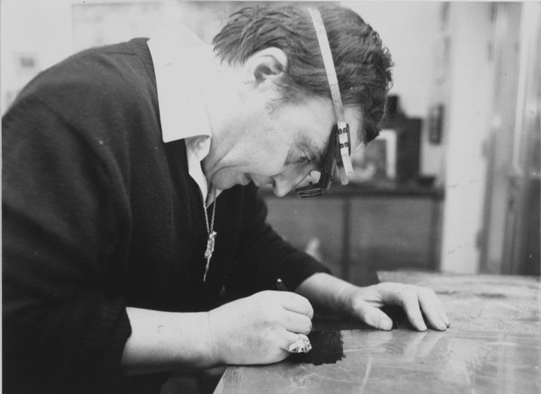 Uitreiking van de Internationale Prijs voor Gravure René Carcan Persdossier René Carcan René Carcan was een Belgische graveur en aquarelschilder die in de jaren 80 internationale faam verwierf.