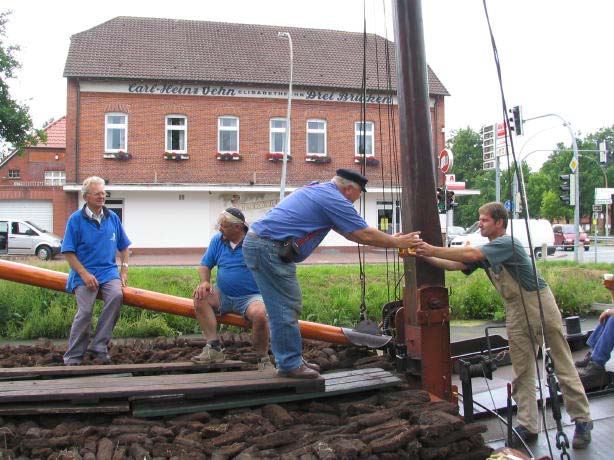 U mag de gegevens ook mailen naar: hachmer@veenkoloniaalmuseum.