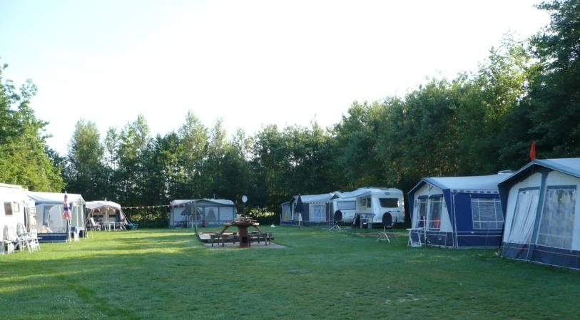 Kamperen in uw eigen tent of caravan Kamperen in een volledig