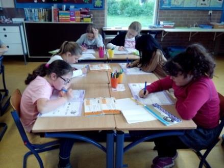 Schoolreisje groep 1t/m 6 op maandag 13 juli Maandag 13 juli wordt een leuke en spannende dag. De groepen 1 t/m 6 gaan die dag onder begeleiding van hun vijf leerkrachten op schoolreisje.