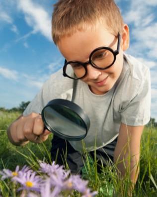 Mad Science Vakantiedagen In de zomervakantie binnen hangen? Dat hoeft helemaal niet! Doe mee met de coole, inspirerende Mad Science Vakantiedagen.