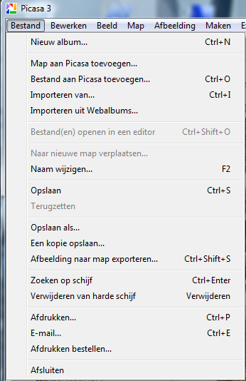 De menubalken bij Picasa. Veel bewerkingsmogelijkheden zijn op diverse manieren te benaderen. Wij geven de eenvoudigste mogelijkheid weer. Eerst de bovenste balk: Naam wijzigen of opslaan als.
