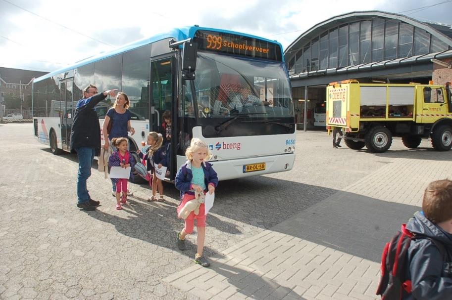 Op naar het trolleymuseum Ook gingen we op reis met buschauffeuse Renate Schimmel (moeder van Dani en Lex)
