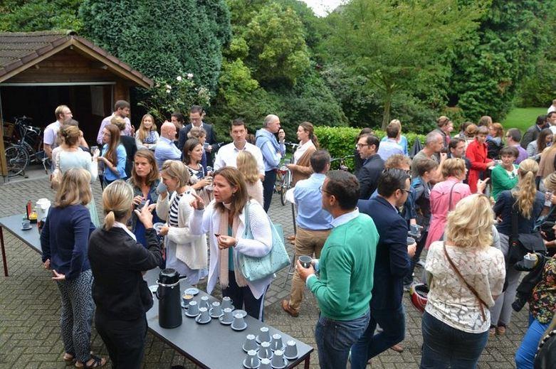 De werkgroep kleuters en feestcomité lagere school slaan de handen in elkaar. Samen organiseren we op vrijdag 11/12/2015 een winterwonderwandeling in het Fort 5.