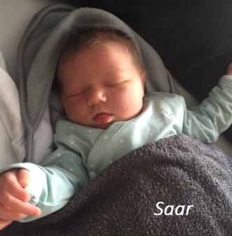 PERSONEEL Namens juf Nieke kunnen wij u mededelen dat zij is bevallen van een gezonde dochter. Haar naam is Saar en ze woog ruim 7 pond bij de geboorte.
