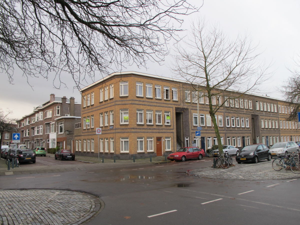 Juliana van Stolberglaan 235 te 'S-GRAVENHAGE KENMERKEN: Soort woning : Bestaande bouw Type woning :