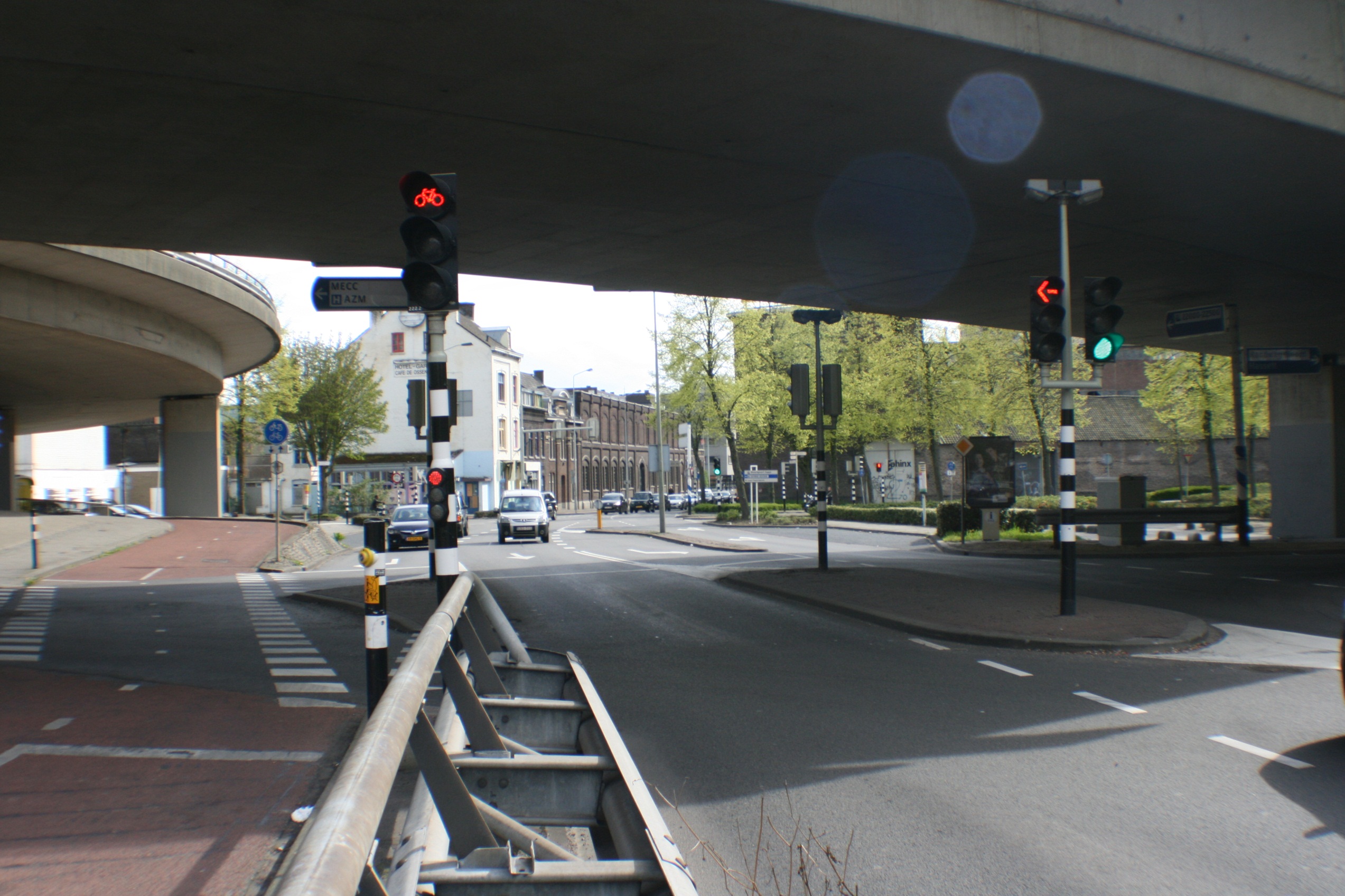 Planstudie Stadstracé Tram Vlaanderen Maastricht Figuur 9. Dwarsprofiel dubbelsporige variant tracédeel 1 TVM ter hoogte van Bosscherweg (km 0.