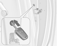 24 Sleutels, portieren en ruiten Storing in afstandsbediening Ontgrendelen Ontgrendel het bestuurdersportier handmatig door de sleutel in het slot te verdraaien.