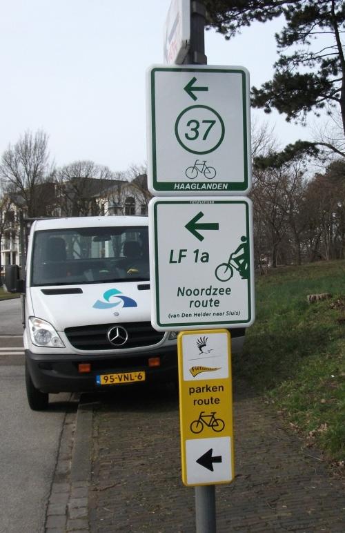 2. Thematische routes met eigen bewegwijzering Eerder is voor het fietsen al geadviseerd terughoudend te zijn met het blijven bieden van bewegwijzerde thematische routes naast regionale