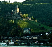 30 aankomt. Dag 3 : De Rhein Prinzessin vertrekt om 07u30 vanuit Ruedesheim naar Cochem waar we aanmeren om 15u00.