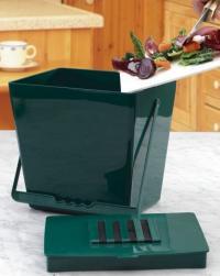 Voorbeeld: Compostbakje REGIO GEMEENTEN Stappen: 1. Kunststofafval (PP) afkomstig van huishoudens 2. Omrin zorgt voor de inzameling en sortering van het afval 3.