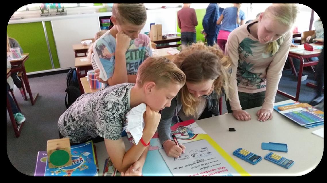 Bijlage Gastles groep 7 en 8 Aandacht op de weg Les over het gebruik van mobieltjes in het verkeer De kinderen uit groep 7 en 8 van CNS Het Kompas uit Radewijk hebben op donderdag 19 mei van Veilig