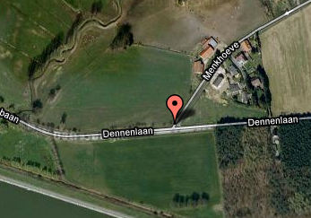2) Oversteekplaats Dennelaan / Menkhoeve De gehele Dennelaan kan volgens ons omschreven worden als zijnde risicoweg voor de zwakkere weggebruiker.